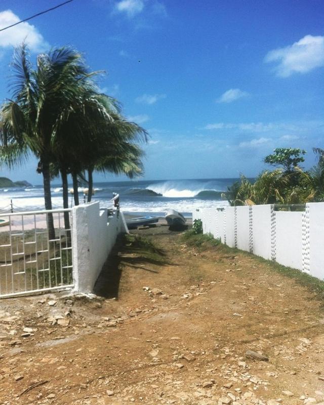 Transito Bananoz Surfhouse Bed & Breakfast エクステリア 写真